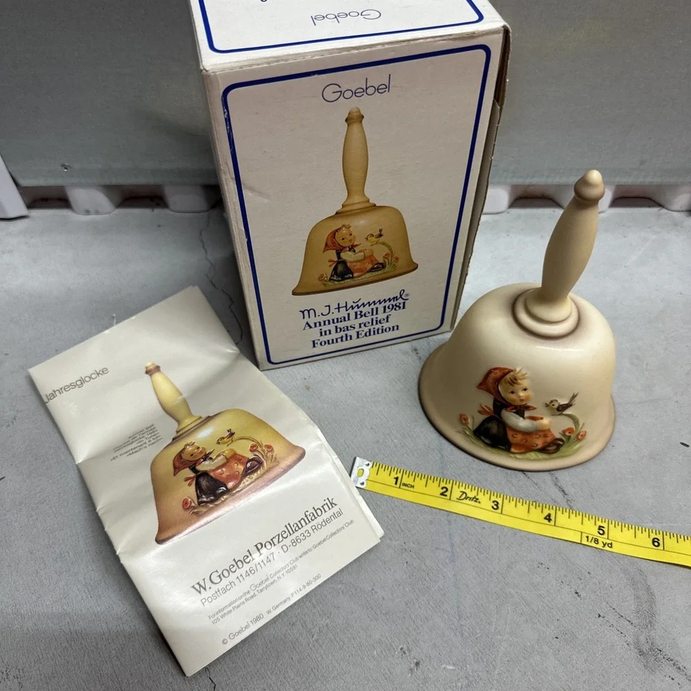 Vintage 1978 MJ Hummel Annual Bell Little Girl With Bird -‎ Ceramic Bell Goebel